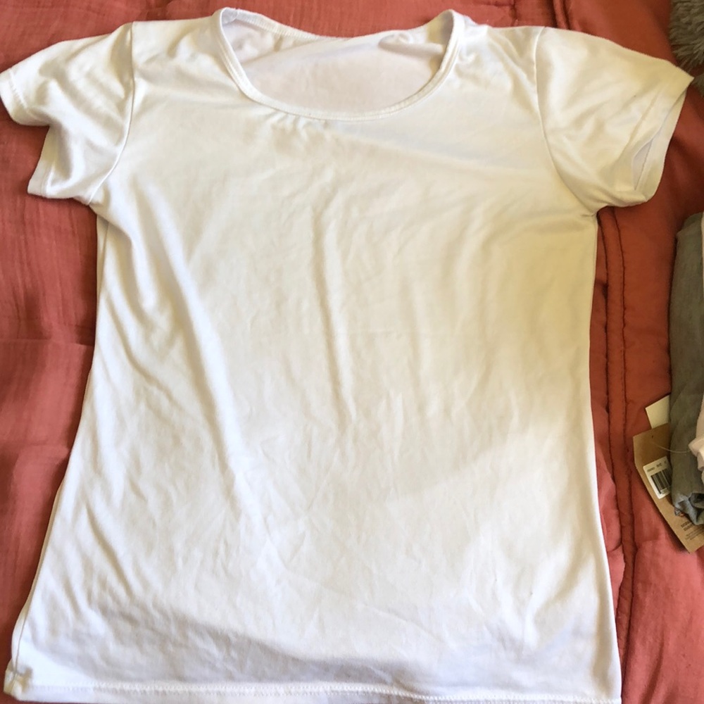 Simple white t-shirt.